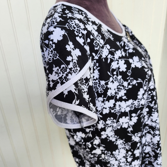 Adrienne Vittadini Black White Floral Sleeve Top Shirt Flare Short Sleeve Sz L - Picture 6 of 11